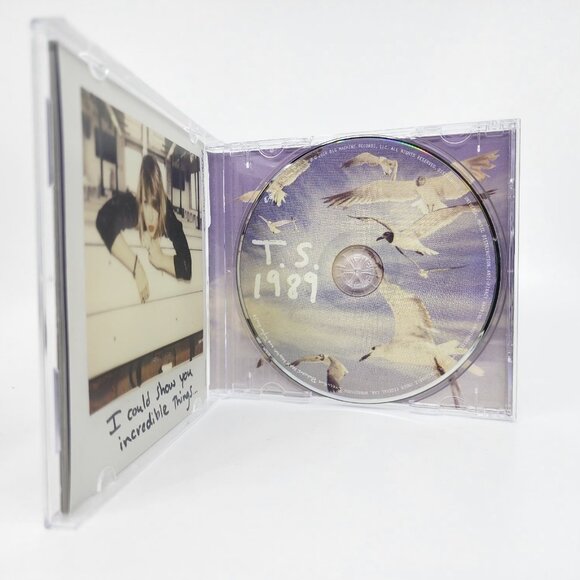 Taylor Swift T.S. 1989 Audio CD (2014) w Polaroid Photos and Booklet - Picture 4 of 6